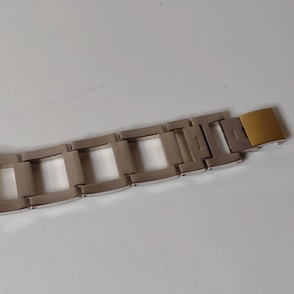 Two Tone Metal Watch With One Removable Link - Picture 7 of 12